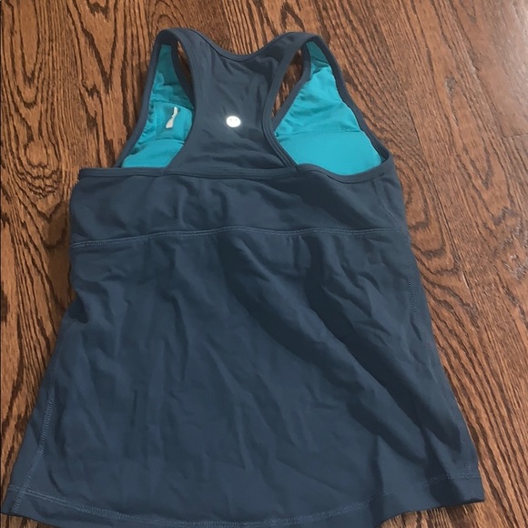 Lululemon workout tank size 6/small - Picture 2 of 3